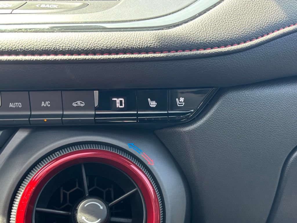 Used 2022 Chevrolet Blazer RS w/ Enhanced Convenience Package FWD image 32