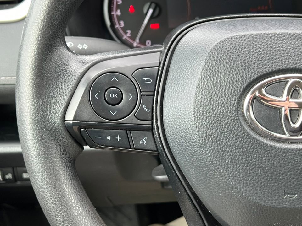 Used 2024 Toyota RAV4 XLE image 17