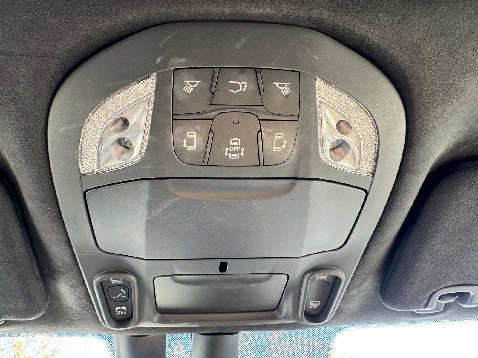 Used 2021 Chrysler Pacifica Pinnacle image 14