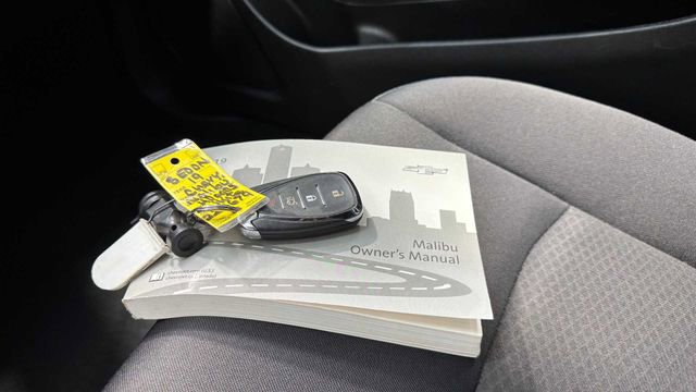 Used 2019 Chevrolet Malibu RS image 29