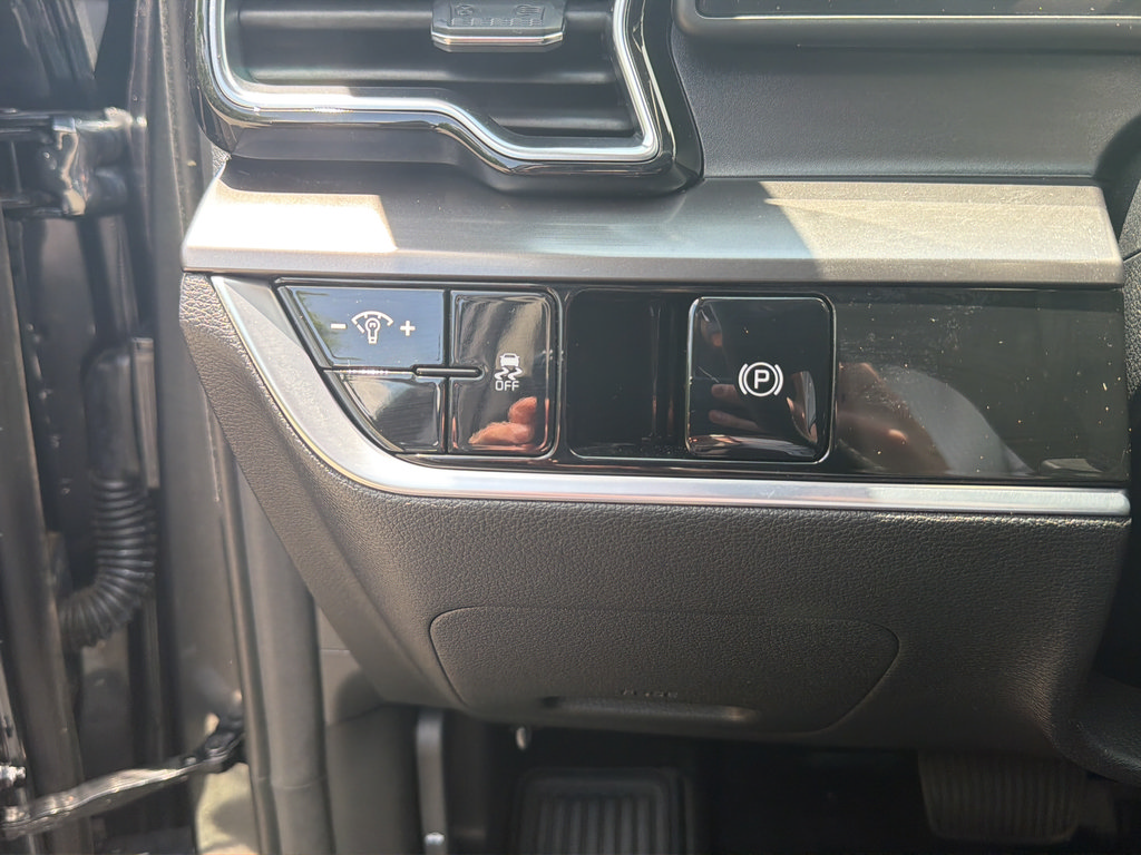 Used 2024 Kia Sportage EX FWD image 19