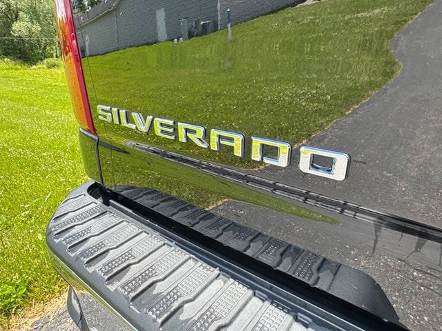Used 2024 Chevrolet Silverado 2500 LTZ w/ LTZ Plus Package AWD/4WD image 46
