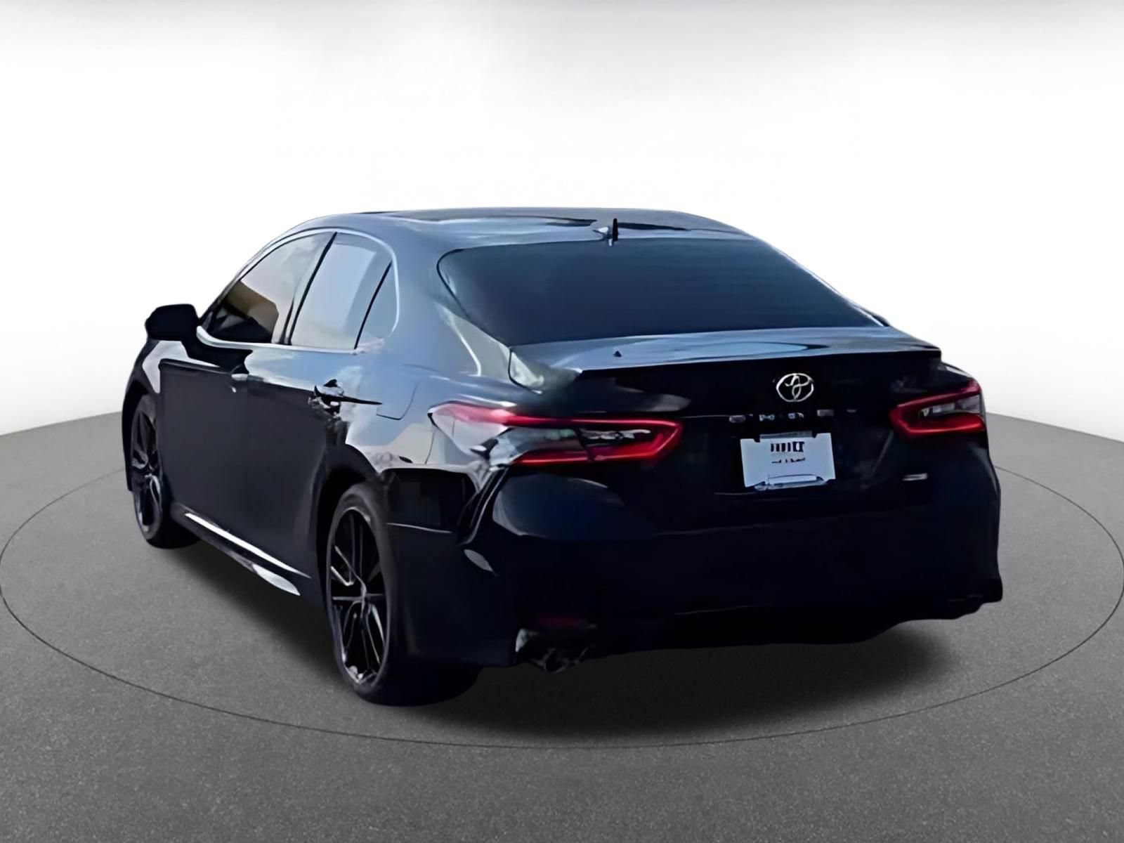 Used 2024 Toyota Camry XSE FWD image 8