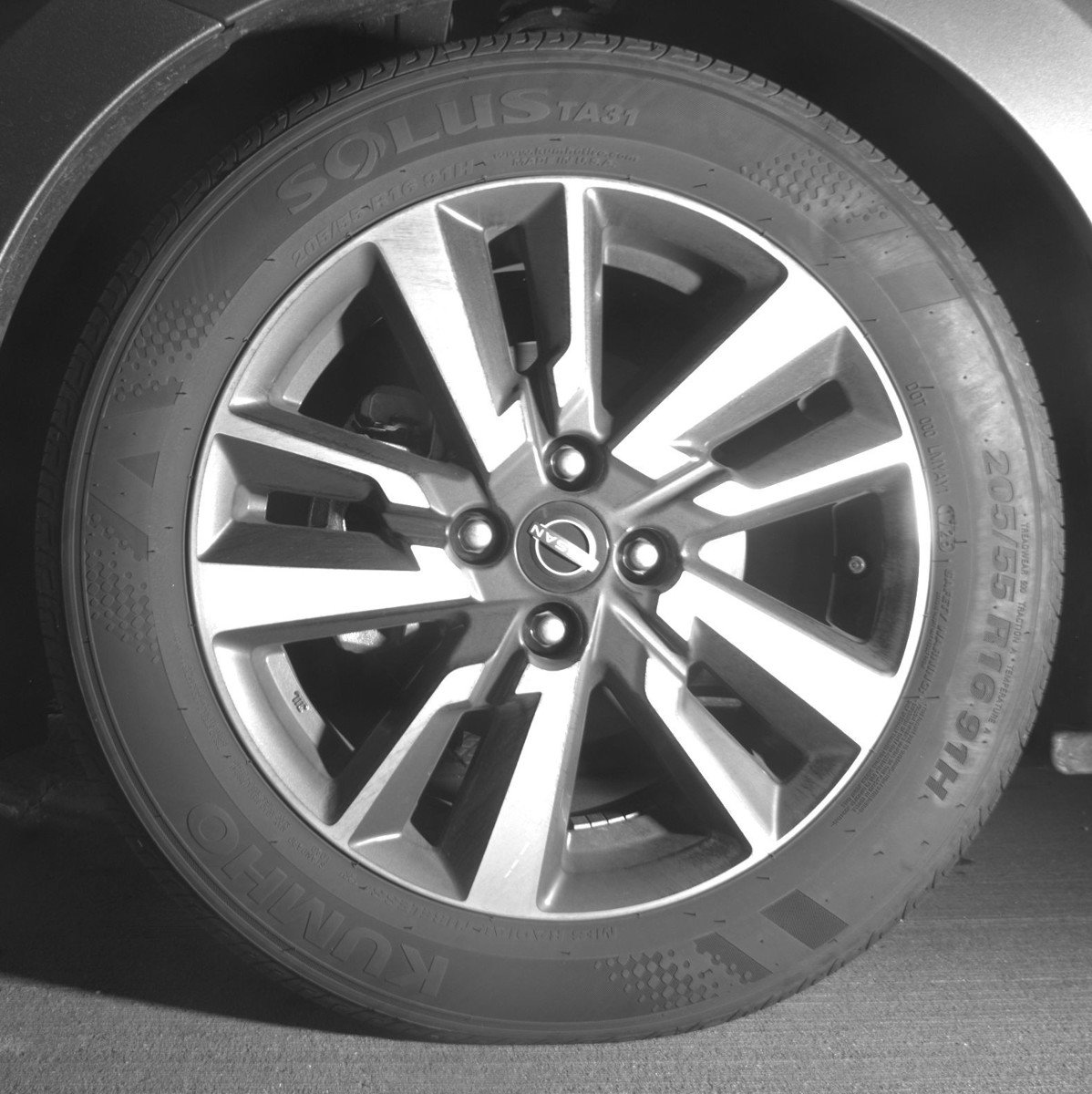 Used 2025 Nissan Versa SV image 12