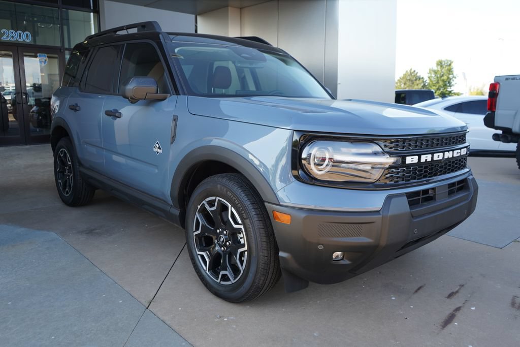 New 2026 Ford Bronco Sport Outer Banks w/ Outer Banks Tech Package+ AWD/4WD image 3