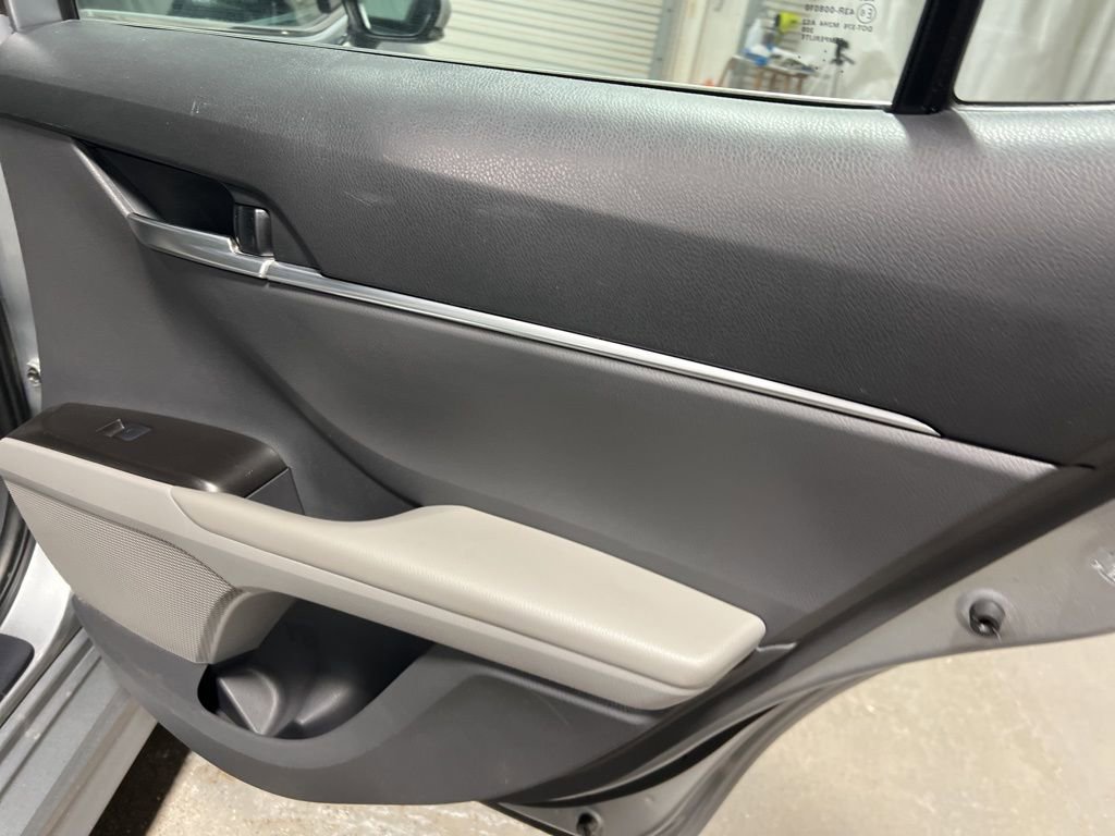 Used 2024 Toyota Camry SE image 12