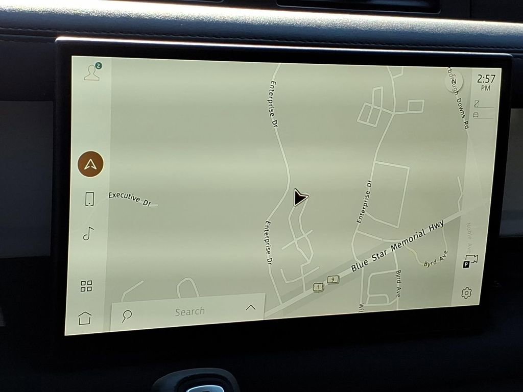 Used 2025 Land Rover Defender 110 X-Dynamic SE image 23