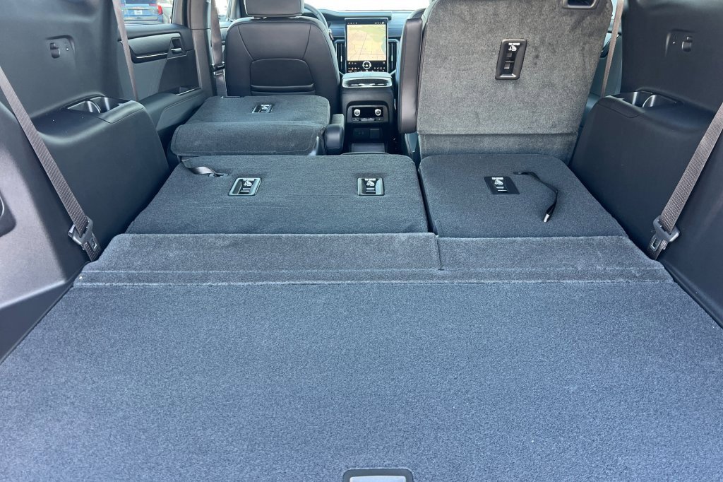 New 2026 GMC Acadia AT4 w/ Luxury Package image 13