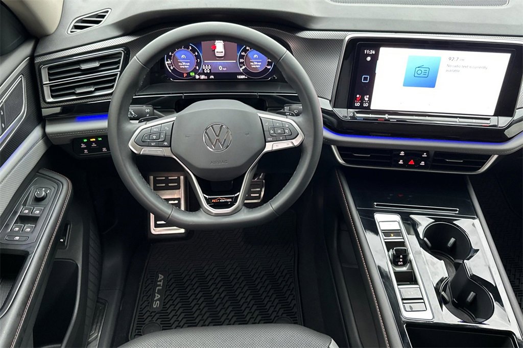 Used 2024 Volkswagen Atlas Peak Edition SE image 17
