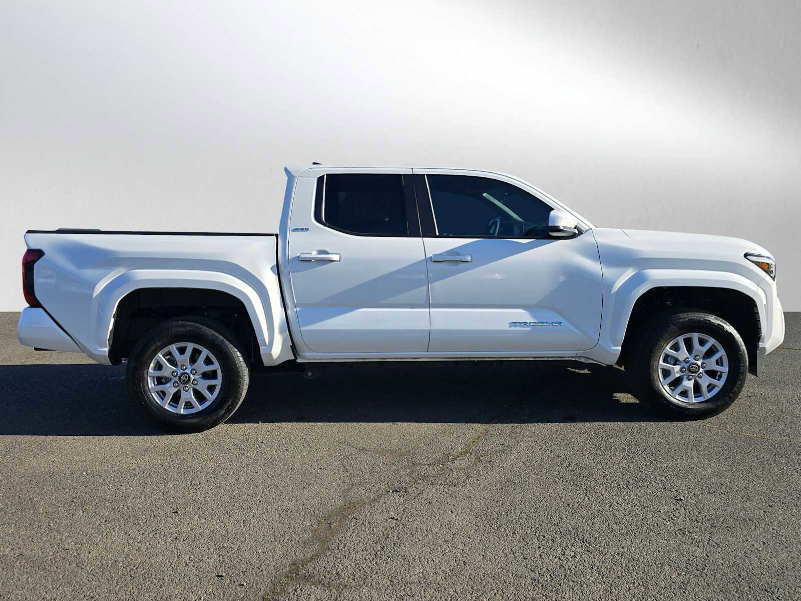 Certified 2025 Toyota Tacoma SR5 image 3