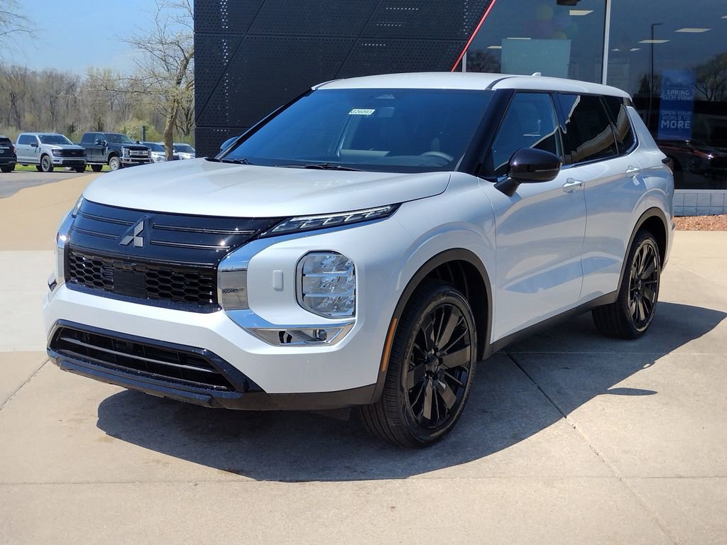 New 2026 Mitsubishi Outlander LE