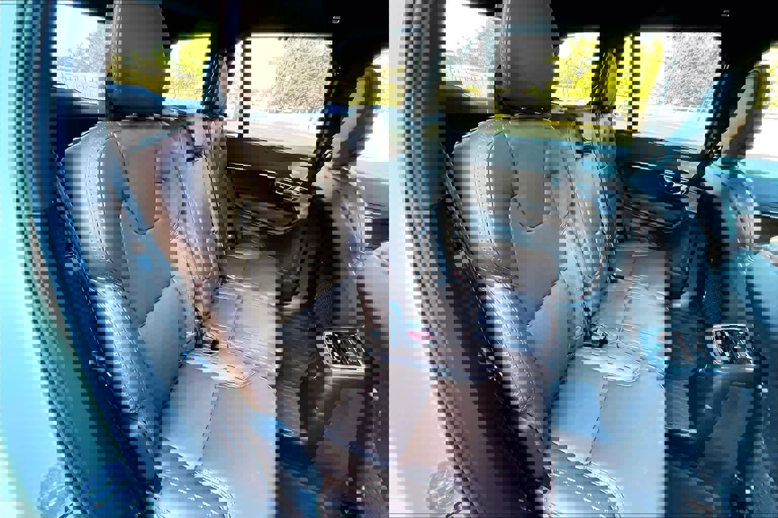 Used 2023 Volvo XC90 T8 Ultimate w/ Protection Package Premier image 30