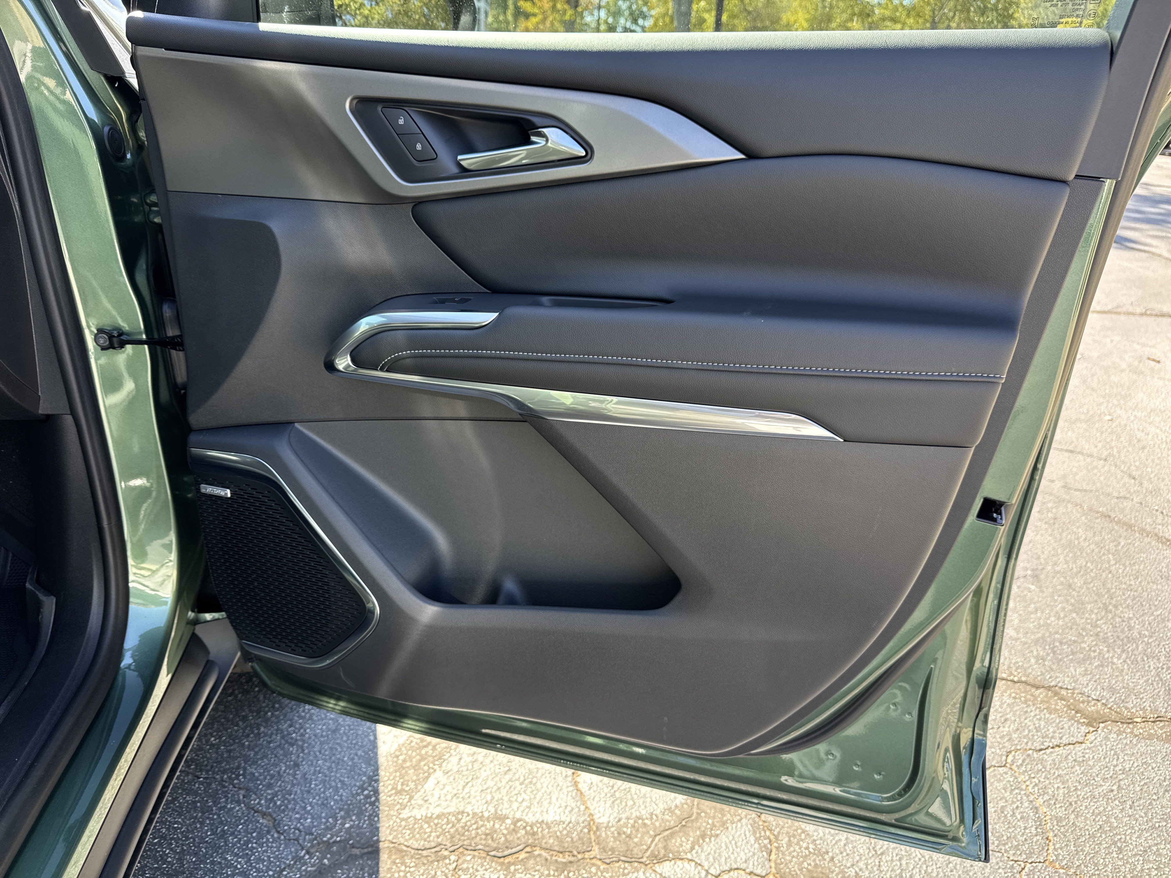 New 2027 Chevrolet Traverse LT w/ Enhanced Driving Package FWD image 14