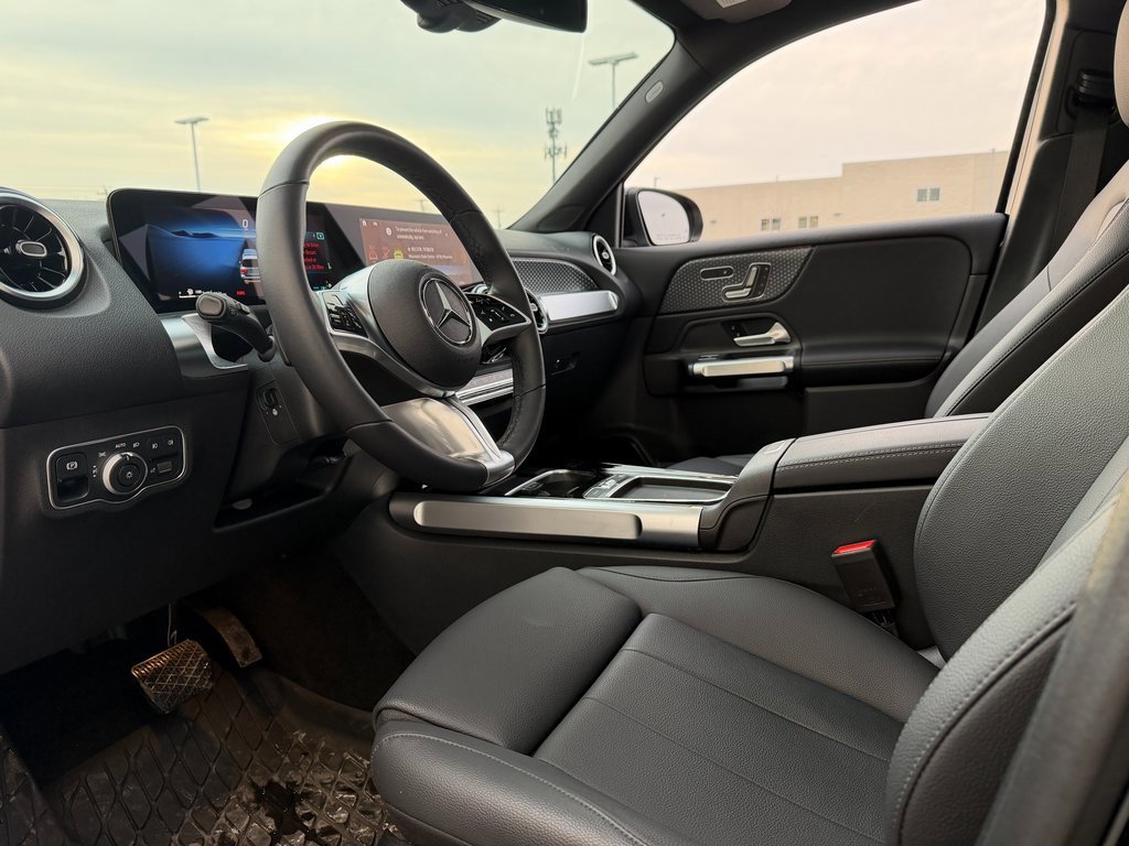 Used 2026 Mercedes-Benz GLB 250 4MATIC image 4