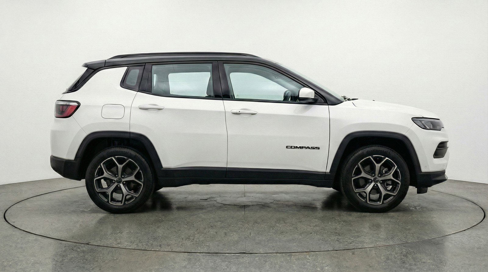 Used 2025 Jeep Compass Limited image 11