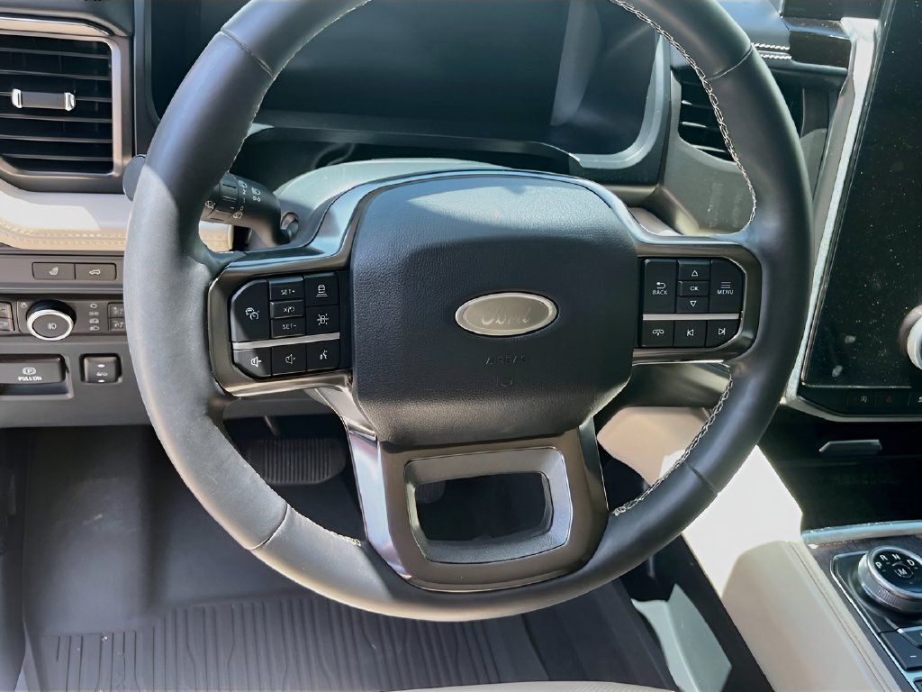 Used 2024 Ford Expedition Platinum RWD image 11