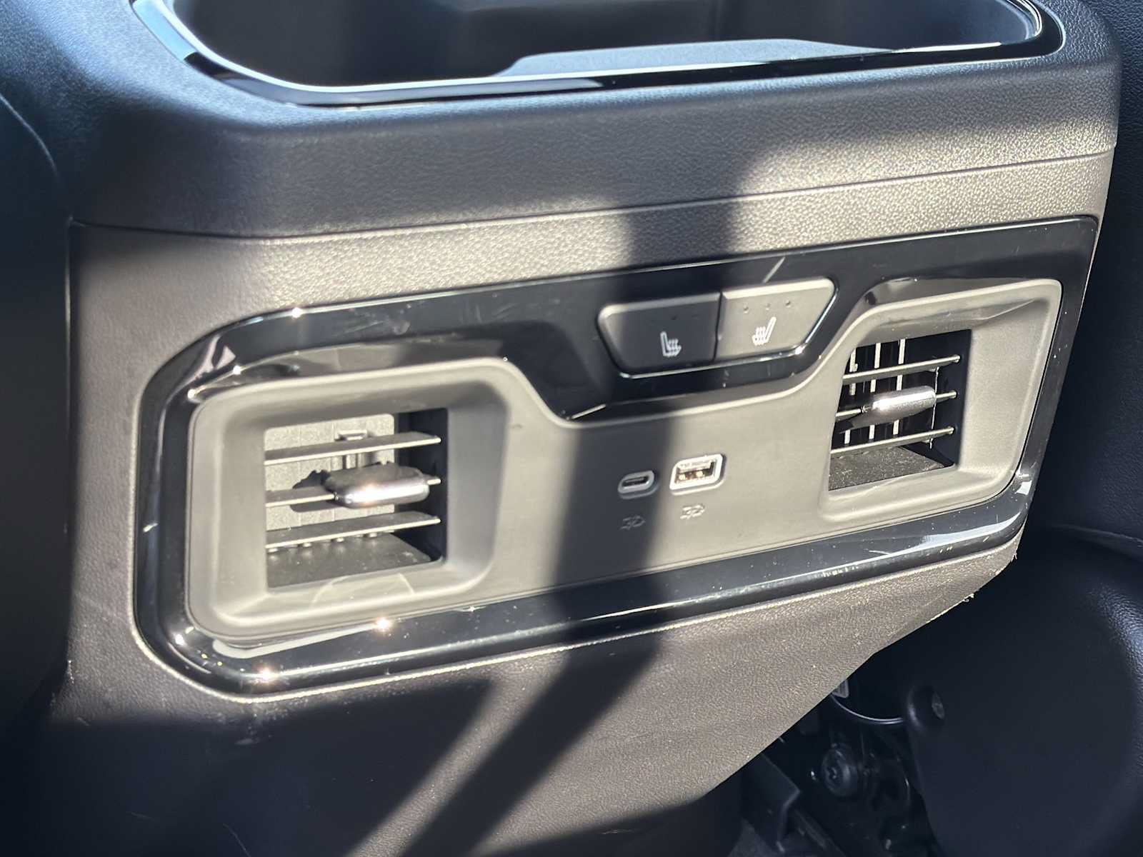 Used 2024 GMC Sierra 1500 AT4 w/ Technology Package AWD/4WD image 23