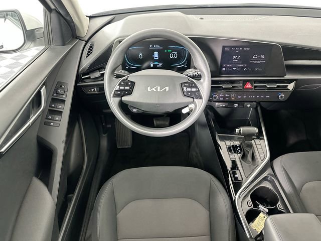 Used 2023 Kia Niro LX image 10