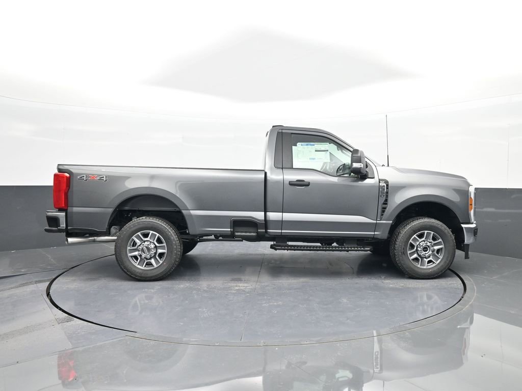 New 2025 Ford F350 XLT image 9