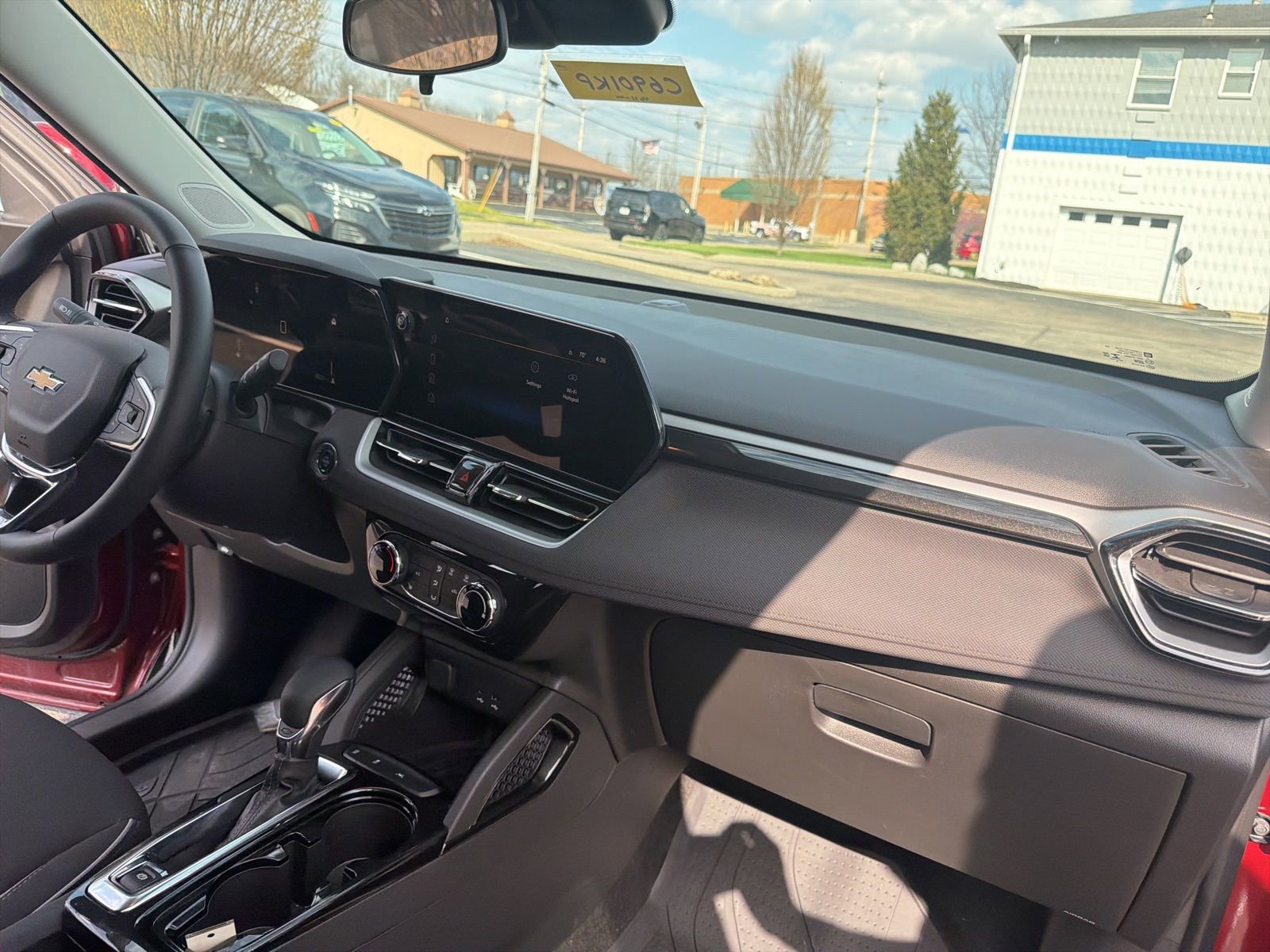 Used 2024 Chevrolet TrailBlazer LT w/ LT Cold Weather Package image 25