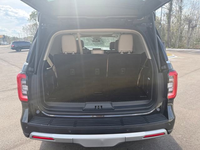 Used 2024 Ford Expedition Limited image 11
