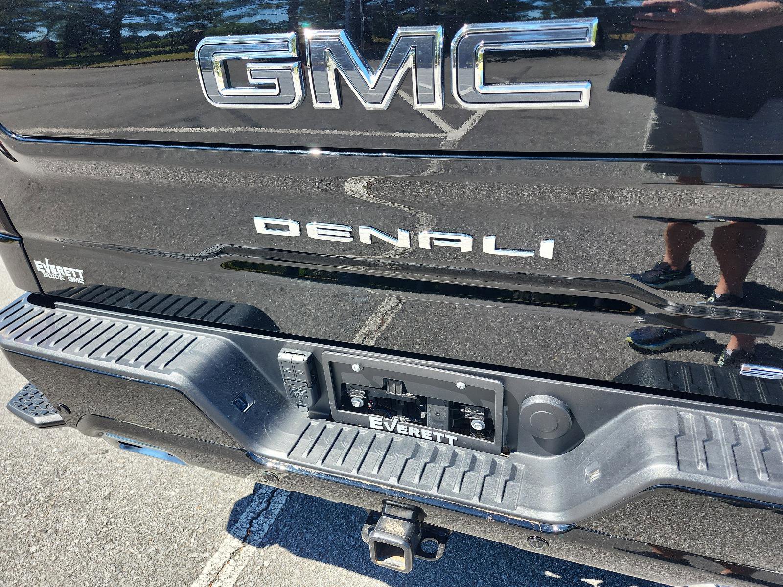 Certified 2025 GMC Sierra 1500 Denali Ultimate AWD/4WD image 4
