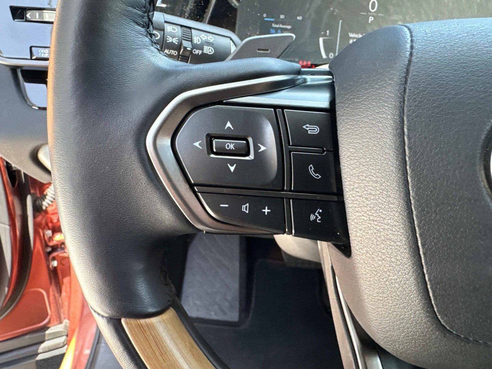 Used 2025 Lexus RX 350 Premium w/ Accessory Package (Z1) FWD image 32