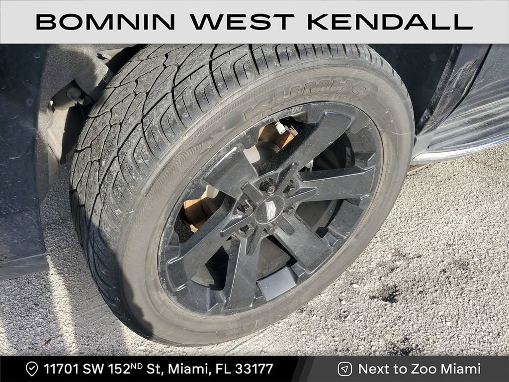 Used 2019 Cadillac Escalade ESV Premium Luxury image 8