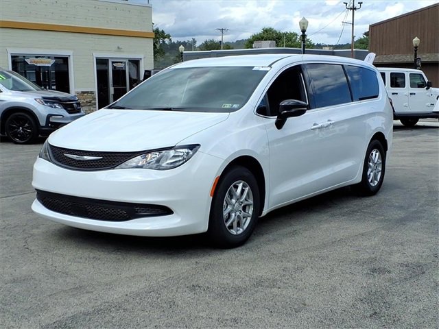 New 2026 Chrysler Voyager LX image 3