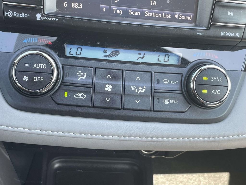 Used 2017 Toyota RAV4 XLE AWD/4WD image 39