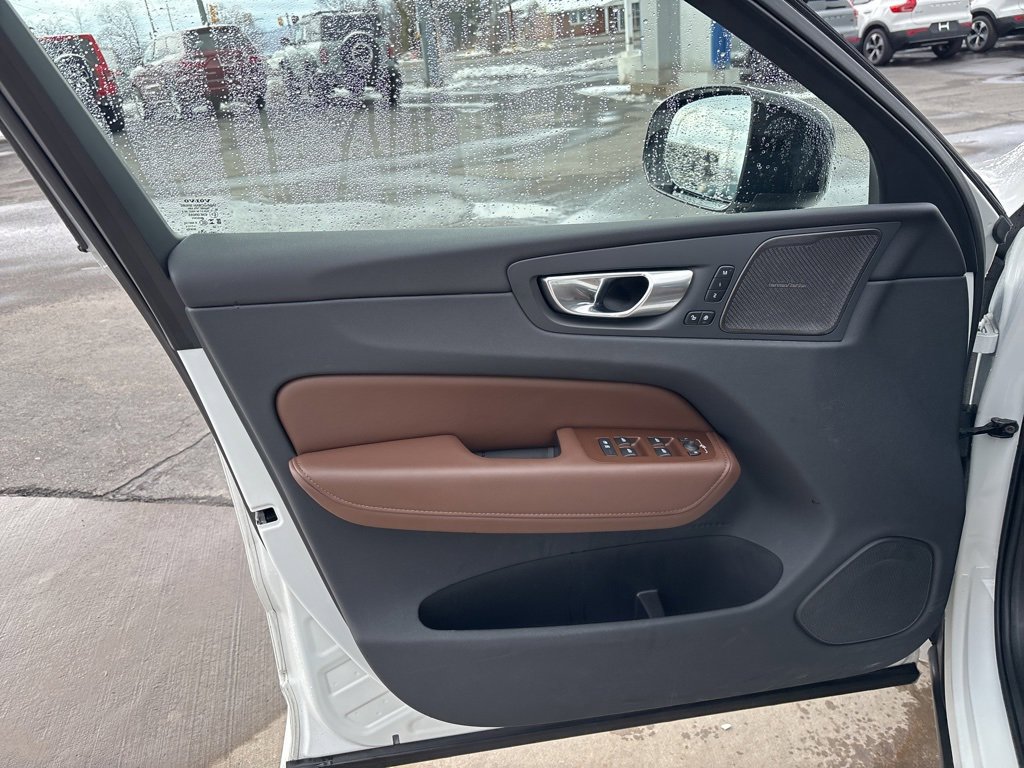 Certified 2024 Volvo XC60 B5 Ultimate w/ Protection Package Premier image 15