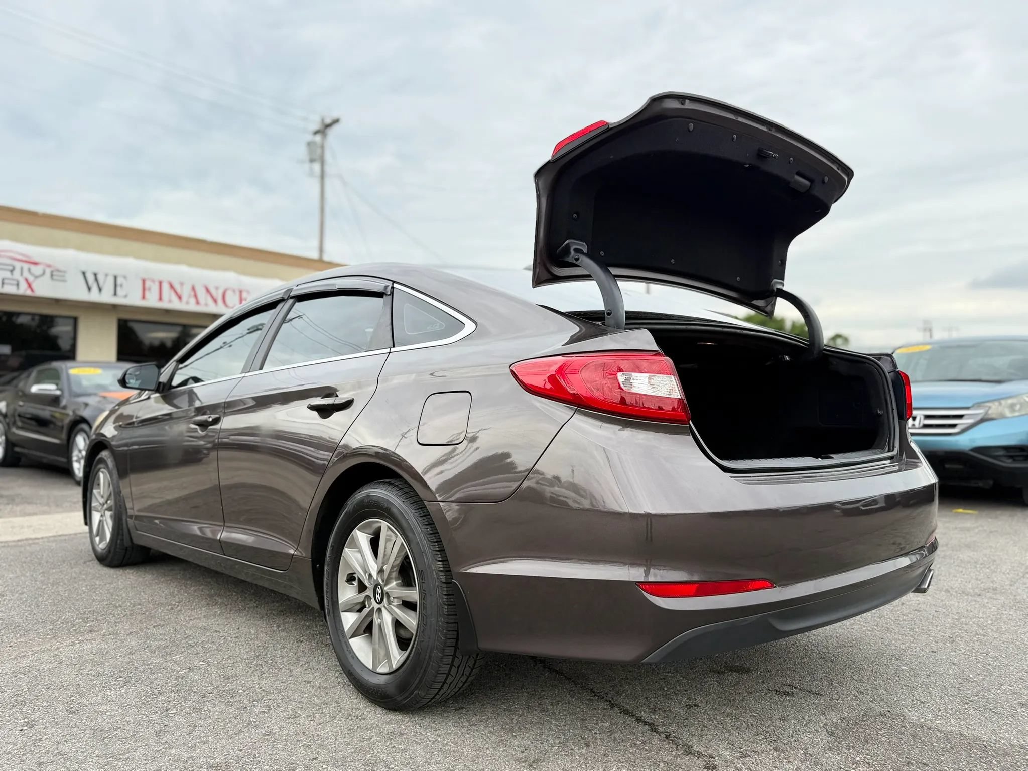 Used 2015 Hyundai Sonata SE FWD image 9