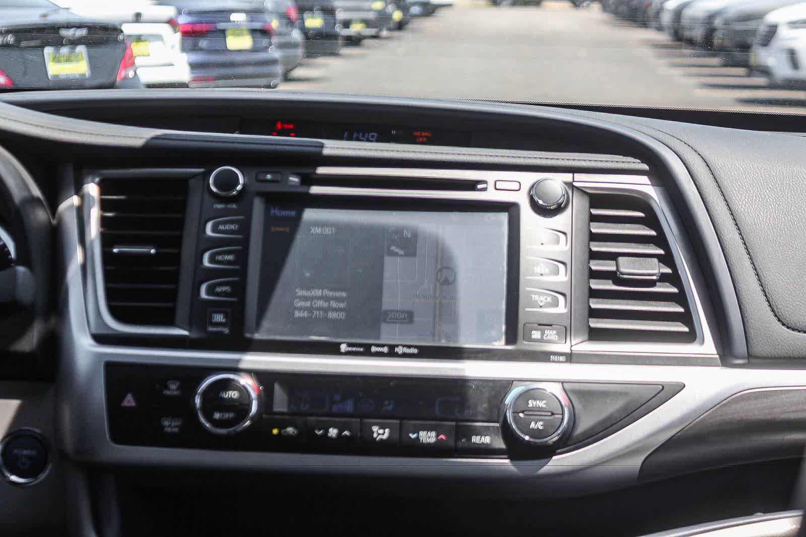Used 2017 Toyota Highlander Limited AWD/4WD image 18