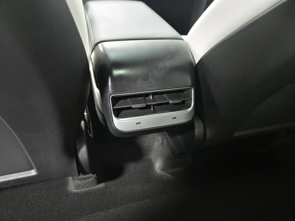 Used 2023 Tesla Model Y Long Range image 34