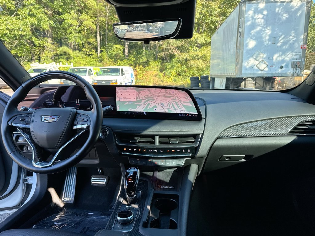 Used 2025 Cadillac CT5 V w/ Technology Package RWD image 31