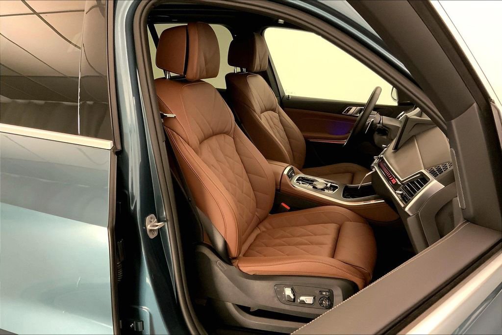 New 2026 BMW X5 xDrive50e w/ Climate Comfort Package image 7