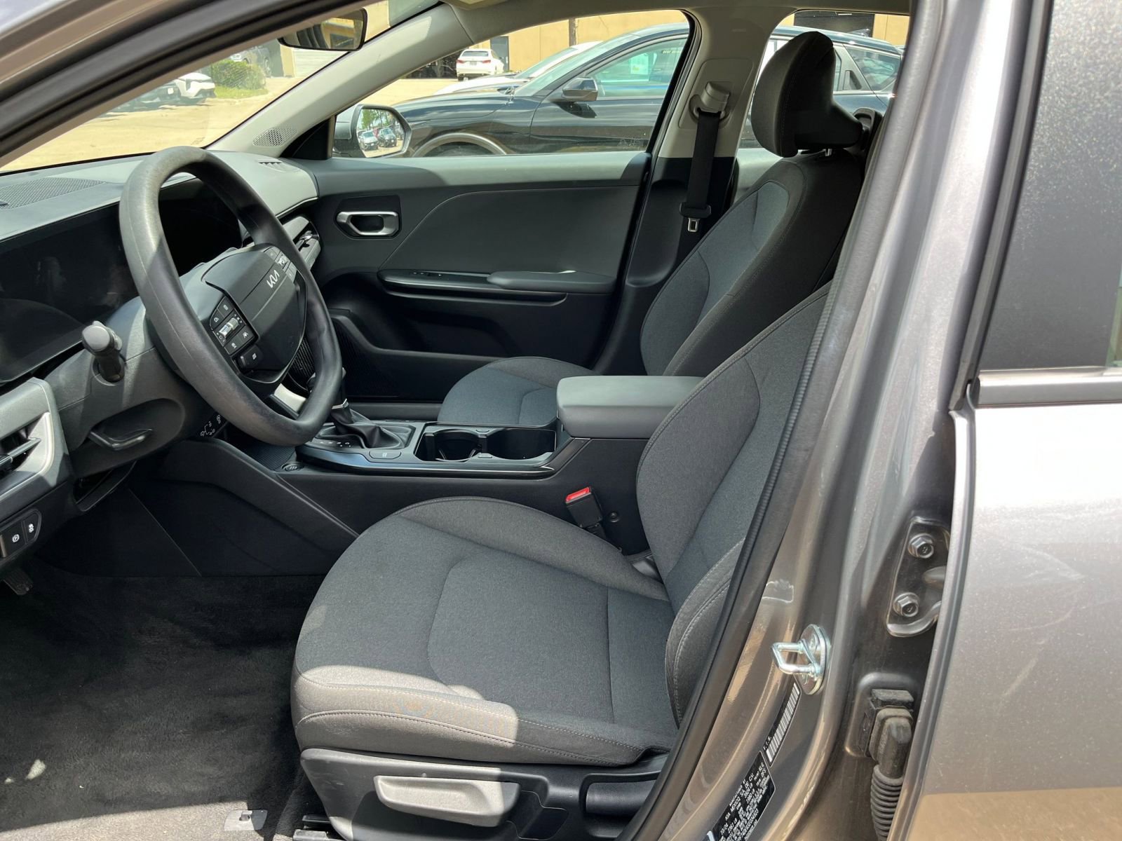 Used 2025 Kia K4 FWD image 30