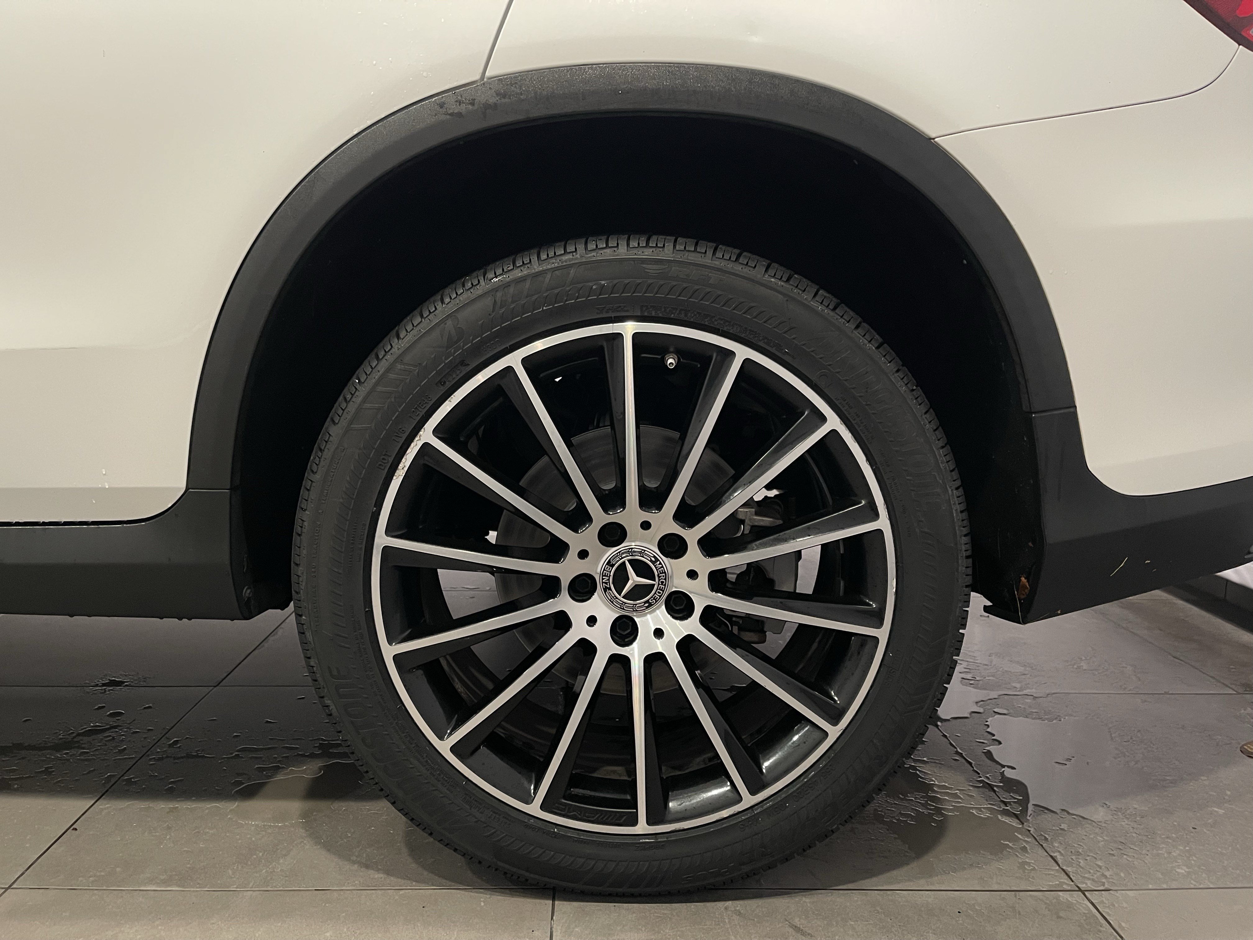 Used 2020 Mercedes-Benz GLC 300 4MATIC image 8