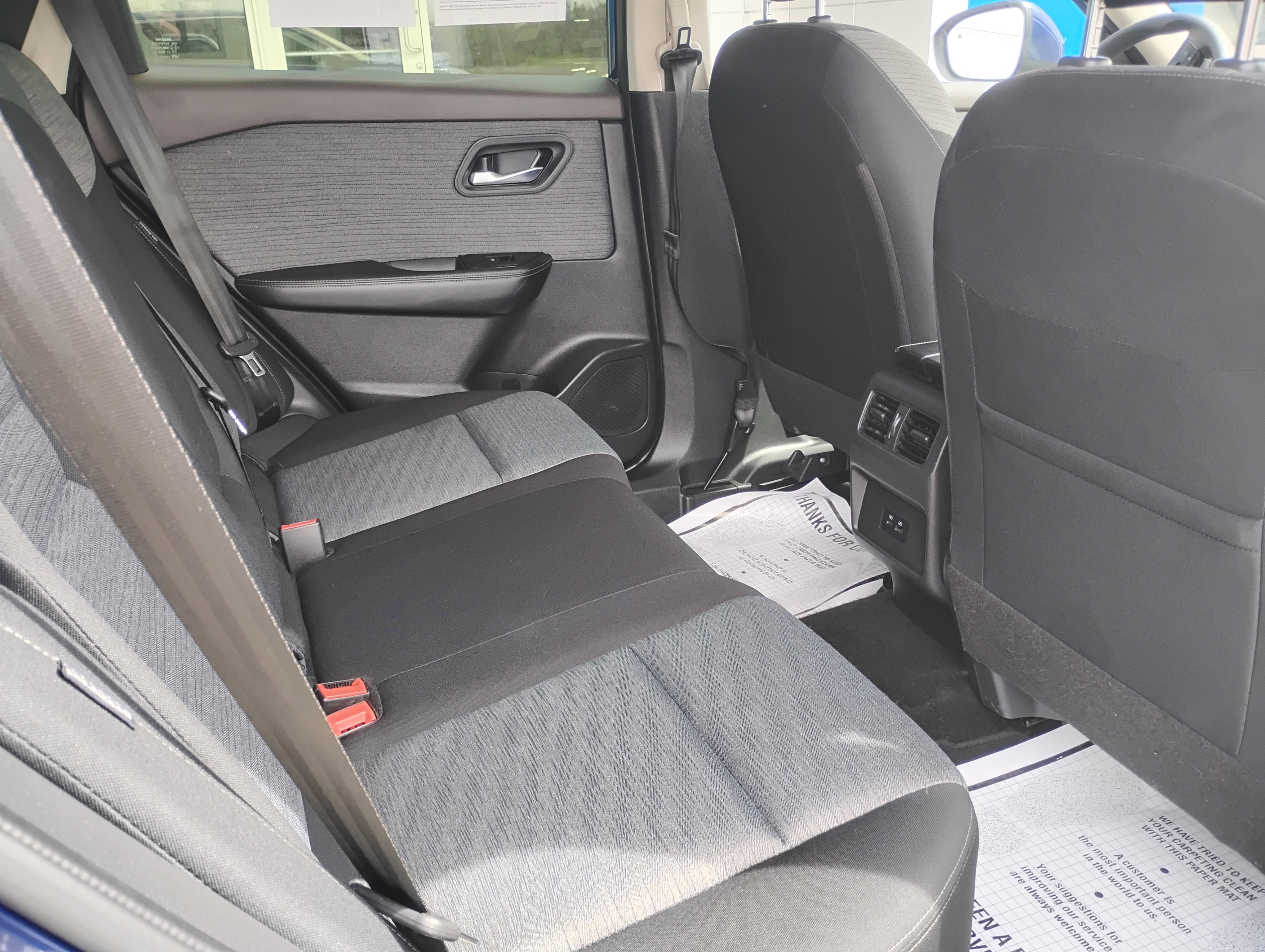 Used 2023 Nissan Rogue SV AWD/4WD image 19