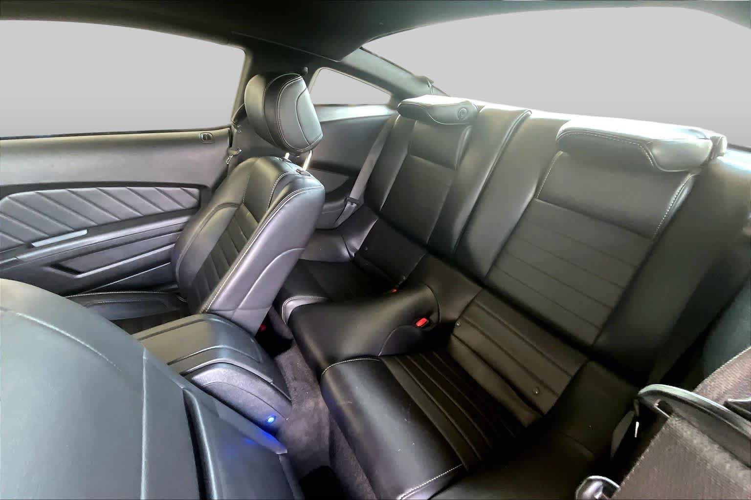 Used 2013 Ford Mustang GT Premium w/ Security Pkg RWD image 17