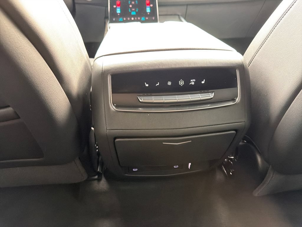 Certified 2025 Cadillac Escalade Premium Luxury AWD/4WD image 12
