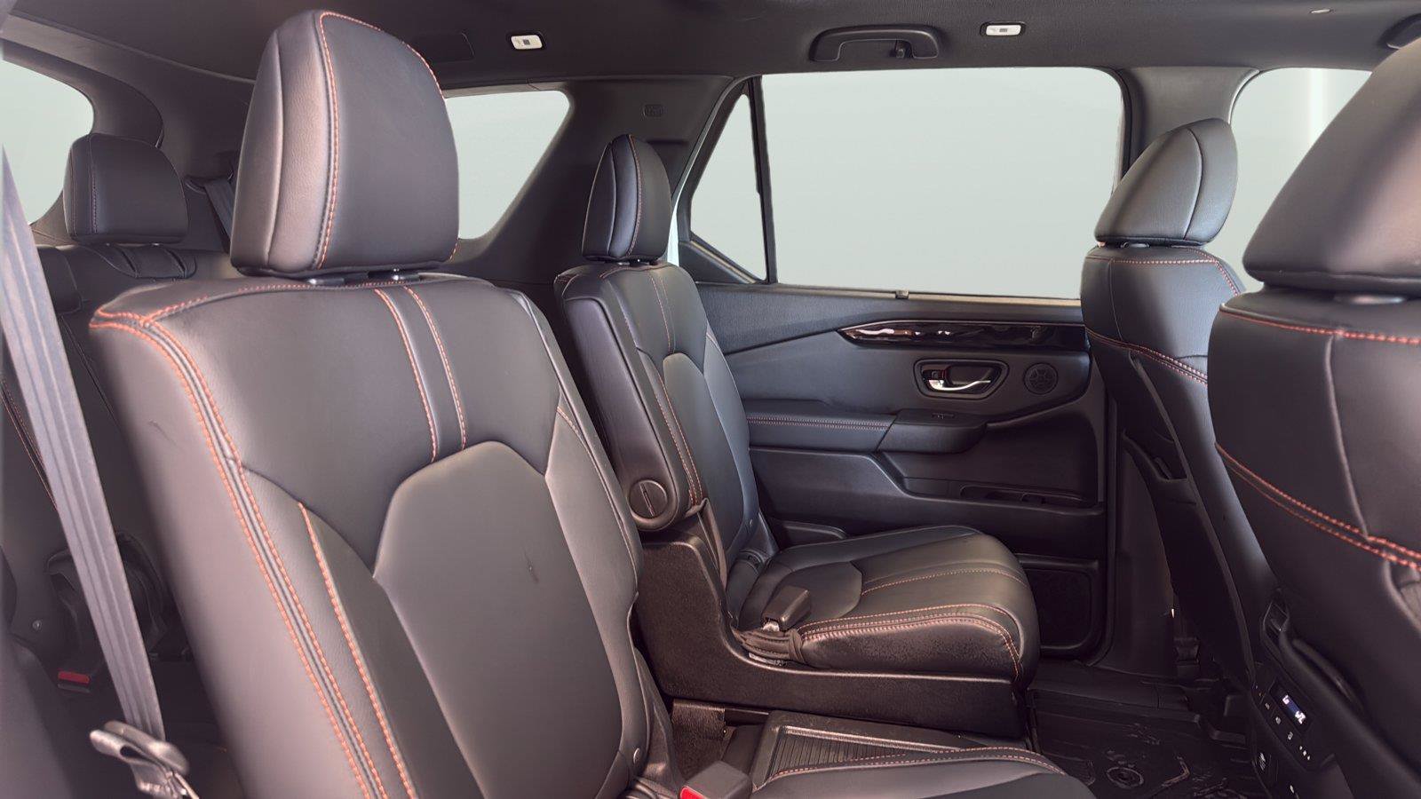 Used 2025 Honda Pilot TrailSport image 16