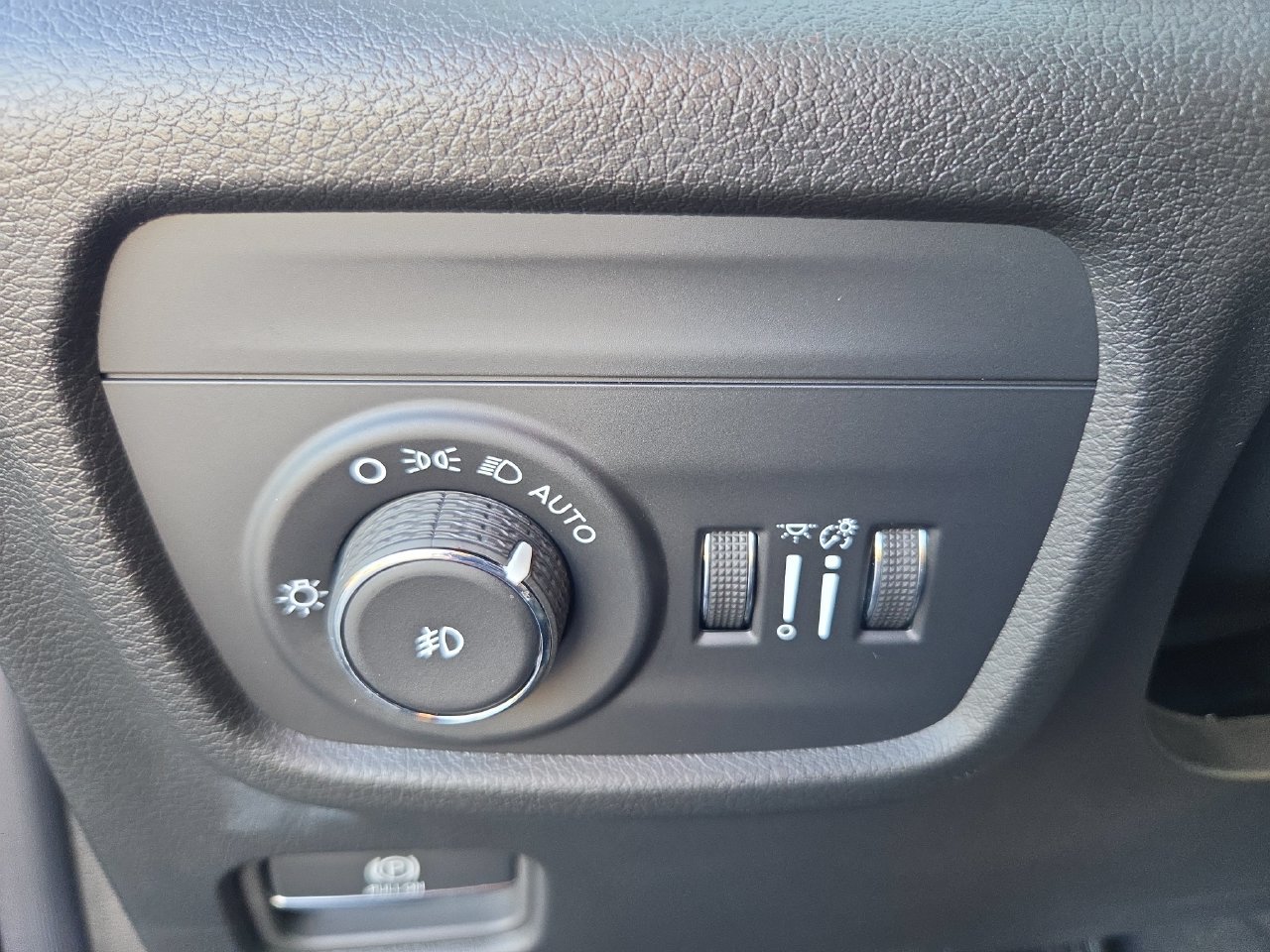 New 2027 Jeep Grand Cherokee Limited AWD/4WD image 17