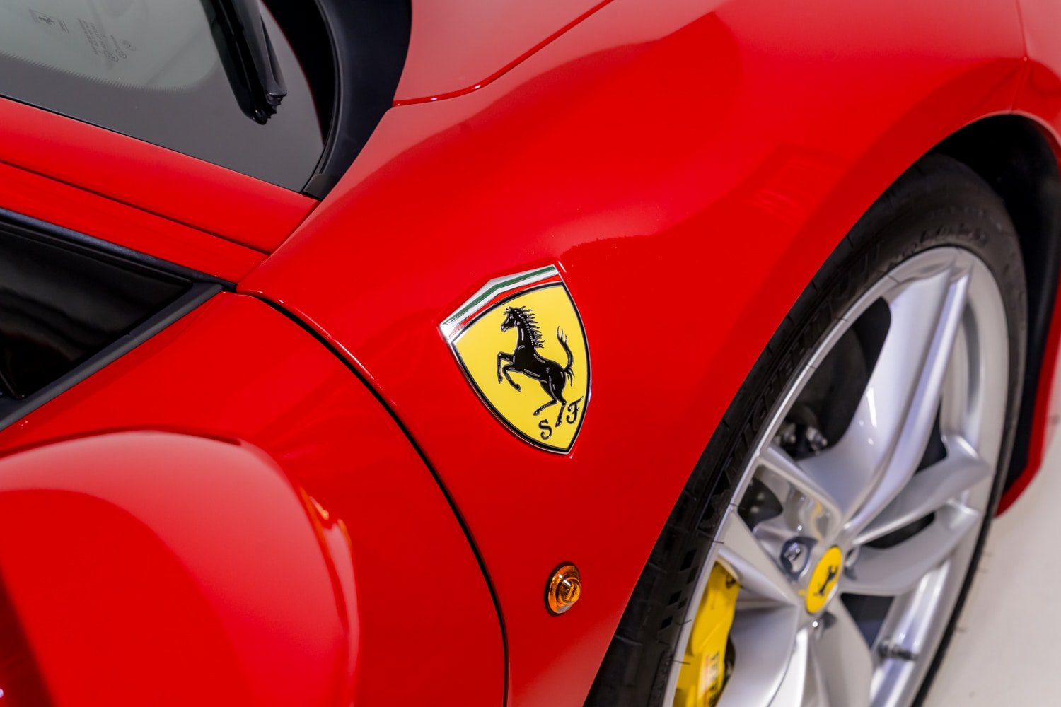 Used 2019 Ferrari 488 GTB RWD image 33