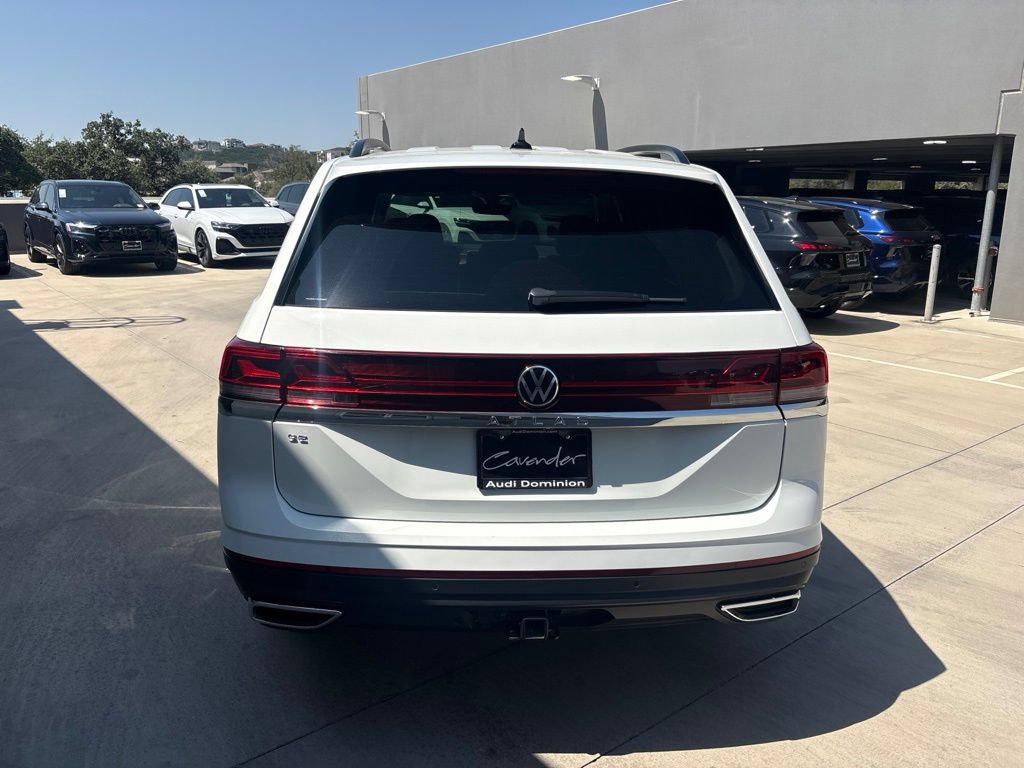 Used 2025 Volkswagen Atlas SE w/ Panoramic Sunroof Package FWD image 7
