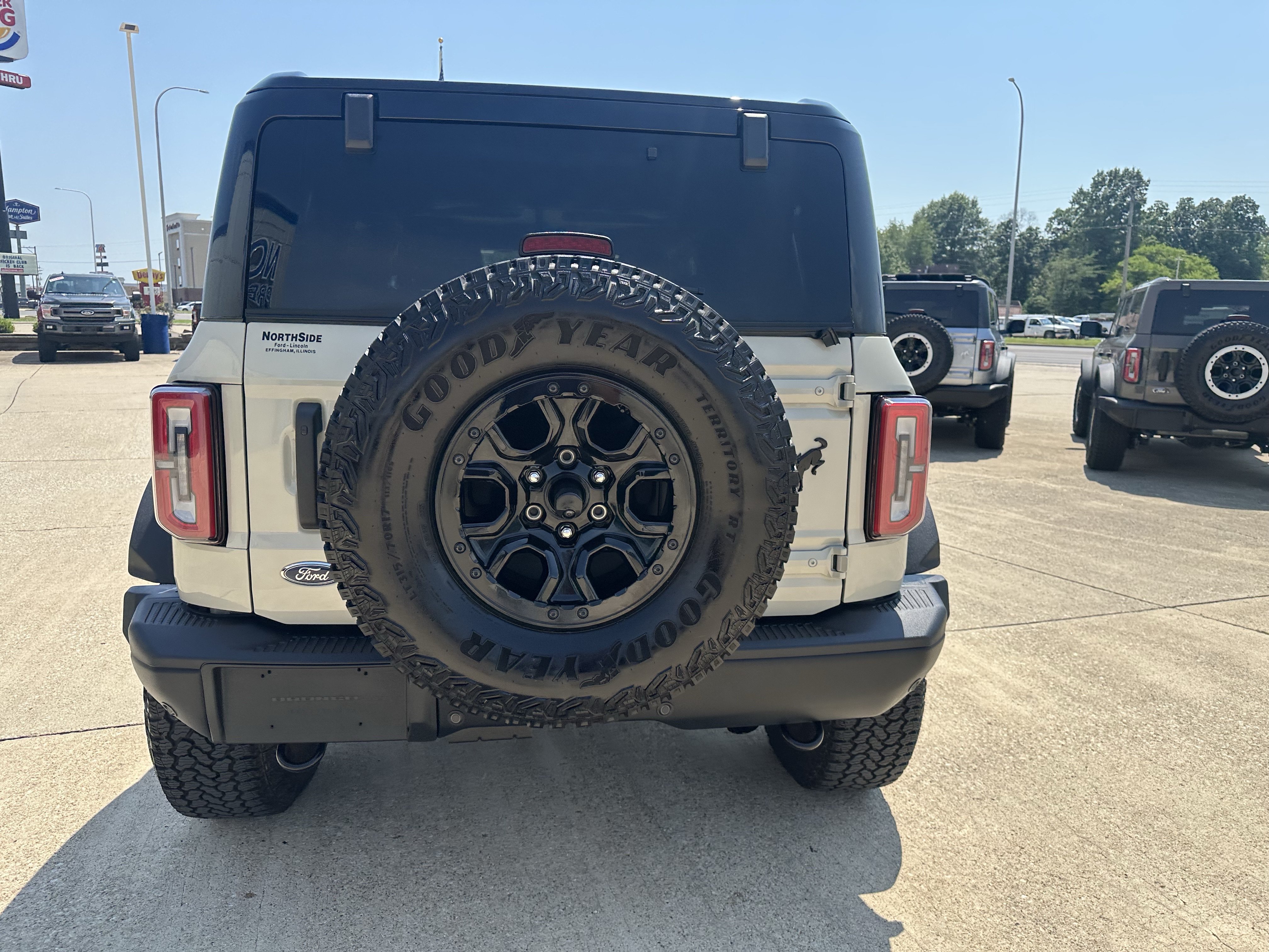 Used 2025 Ford Bronco Badlands AWD/4WD image 5