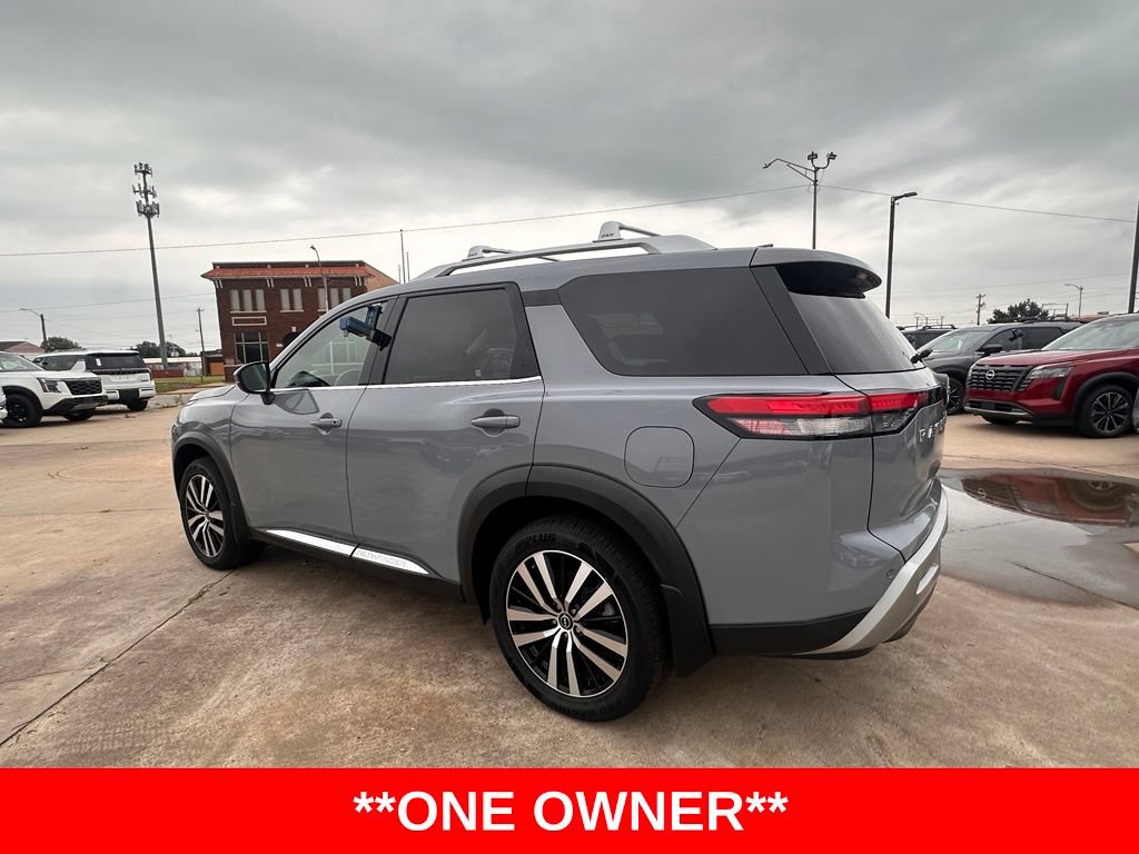 Certified 2023 Nissan Pathfinder Platinum FWD image 3