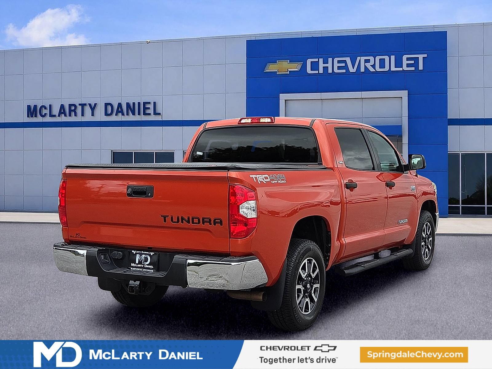 Used 2018 Toyota Tundra SR5 w/ TRD Off Road Package AWD/4WD image 5