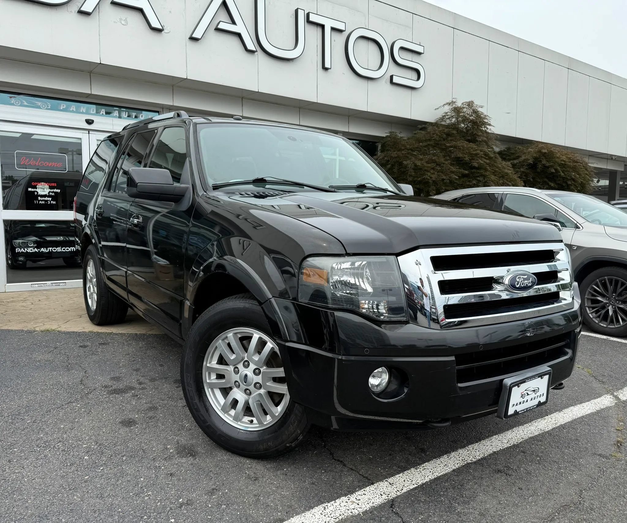 Used 2012 Ford Expedition Limited AWD/4WD image 1