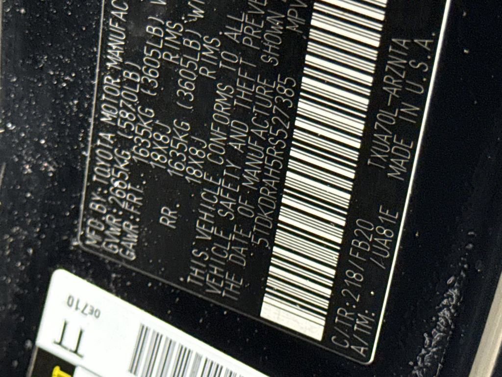 Used 2024 Toyota Highlander LE image 27